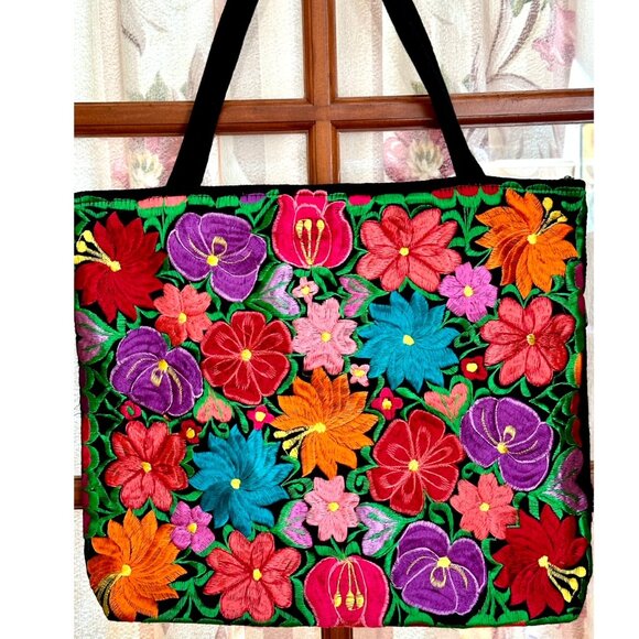 Embroidered Floral Tote ~ roomy ~ zipper closure ~ multicolor - Picture 2 of 7